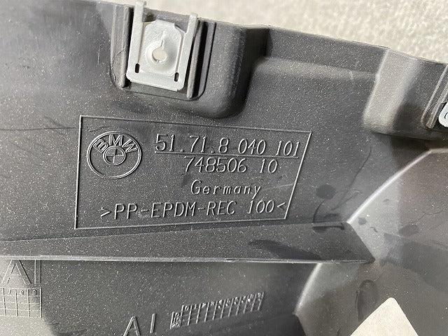新品!3シリーズ E90/E91 純正 左 フロント フェンダー ライナー 51.71.8 040 101 51718040101 未塗装 BMW(146975)