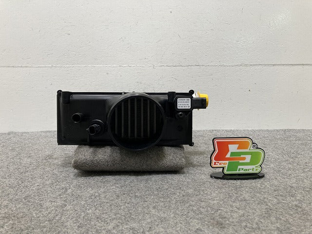 新品!SL W217/W231 純正  インタークーラー/チャージエアクーラー A 276 090 02 14 A2760900214 メルセデスベンツ(146984)