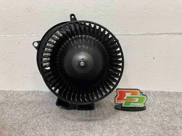 新品!Mクラス/ML W166 純正  ブロアモーター 1669066100/001-10-26561 メルセデスベンツ(147000)