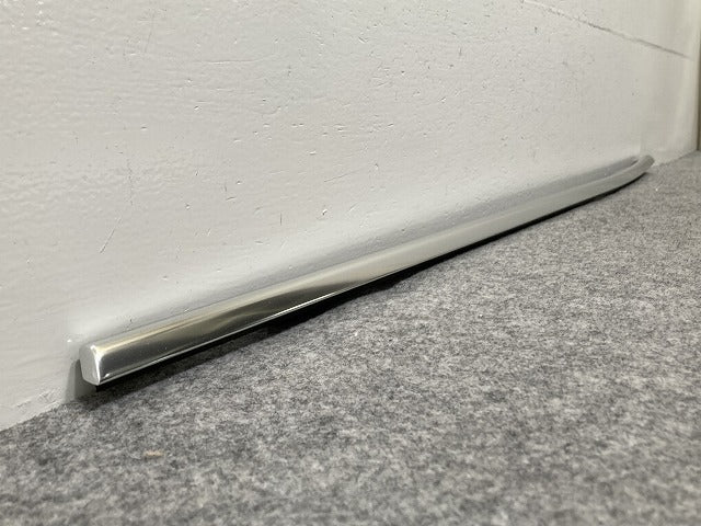新品!X1 E84 純正 左  リア ドア ベルトモール 2900879 51352990879 メッキ BMW(147021)