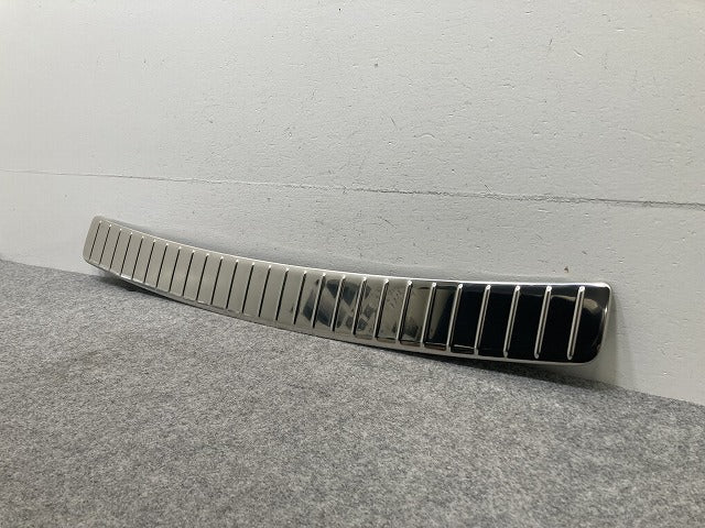 新品!MLクラス W164 純正 リア バンパー ローディングプレート シルバートリム A 164 885 00 16 A1648800111 メッキ(147052)