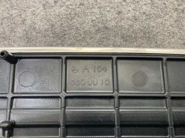 新品!MLクラス W164 純正 リア バンパー ローディングプレート シルバートリム A 164 885 00 16 A1648800111 メッキ(147052)