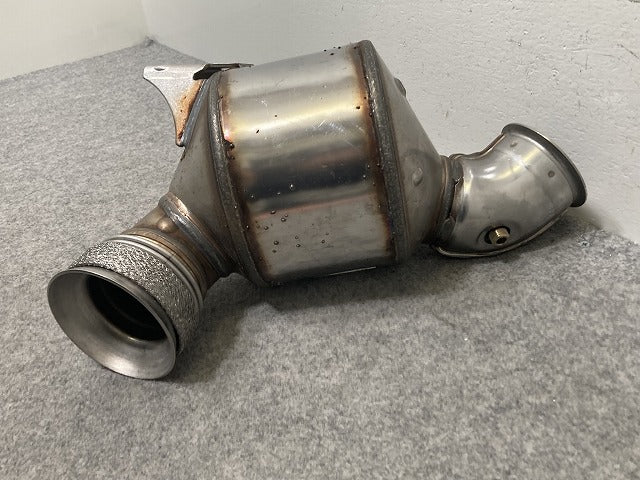新品!Cクラス W205 純正  キャタライザー/触媒 コンバーター A 205 490 13 00 A2054901300 メルセデスベンツ(147061)