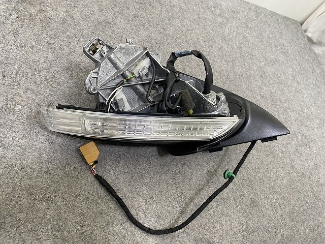 新品!トゥアレグ 7L系 純正 右 ドアミラー 8線 ウィンカー ランプのみ 020932 7L6857508GQ9B9 素地 フォルクスワーゲン(147064)