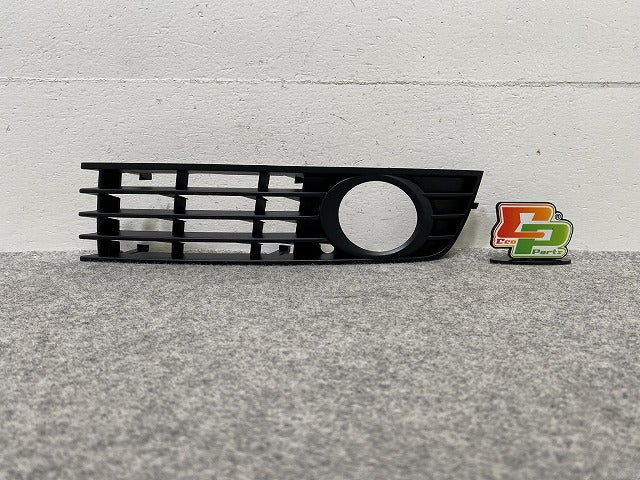新品!A4 8E系 純正 左 フロント バンパー グリル 8E0 807 681 8E080768101C 素地 アウディ(147066)