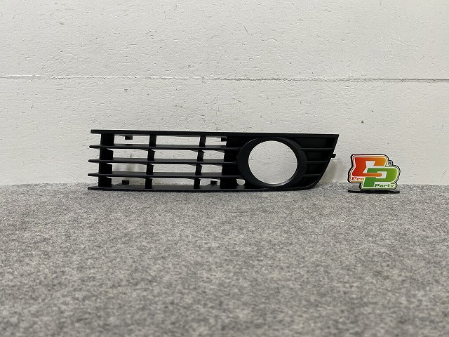 新品!A4 8E系 純正 左 フロント バンパー グリル 8E0 807 681 8E080768101C 素地 アウディ(147067)