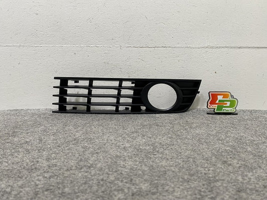 新品!A4 8E系 純正 左 フロント バンパー グリル 8E0 807 681 8E080768101C 素地 アウディ(147067)