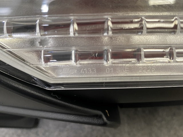 新品!トゥアレグ 7L系 純正 左 ドアミラー 8線 ウィンカー ランプのみ 020932 7L6857508GQ9B9 素地 フォルクスワーゲン(147068)