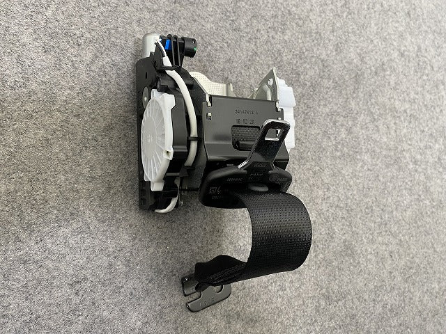 新品!ミニ クラブマン(F54) 純正 右  リア シートベルト 72117364762 ブラック MINI(147073)