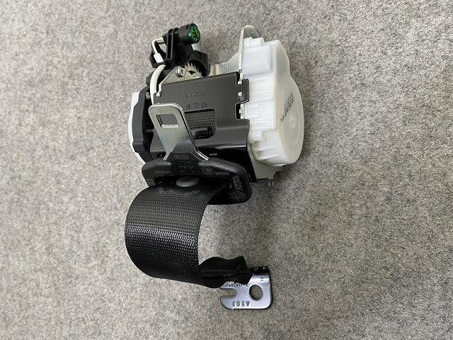 新品!ミニ クラブマン(F54) 純正 右  リア シートベルト 72117364762 ブラック MINI(147073)