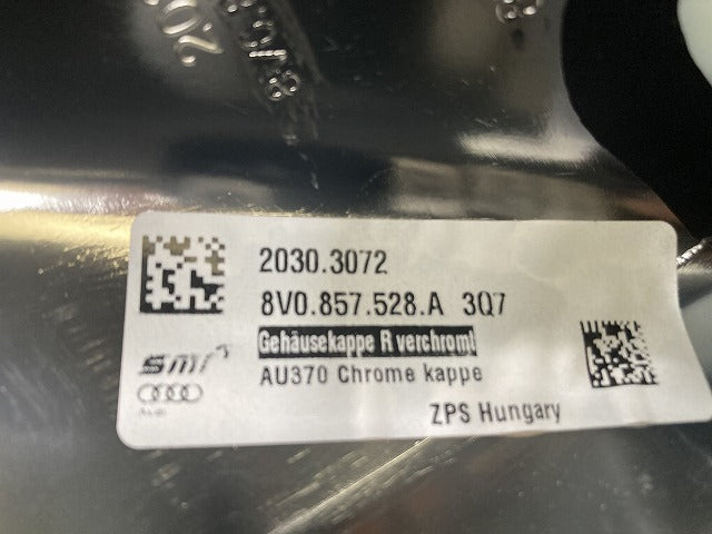 新品!A3 8V系 純正 右 ドアミラー カバー 8V0 857 528.A/C メッキ アウディ(147079)