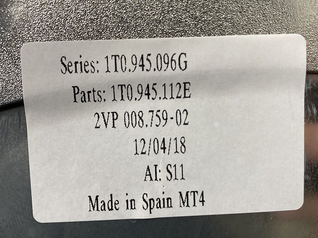 新品!トゥーラン 1T系 純正 右 テールランプ/ライト/レンズ ハロゲン HELLA 1T0.945.096G 1T0945096G フォルクスワーゲン(147082)