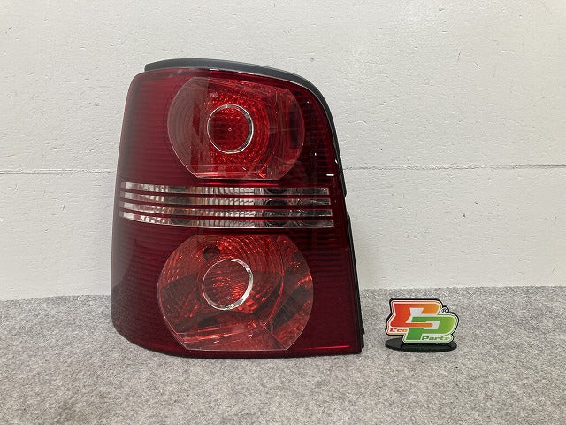 新品!トゥーラン 1T系 左 テールランプ/ライト/レンズ ハロゲン HELLA 1T0.945.095N/111K 1T0945095N フォルクスワーゲン(147087)