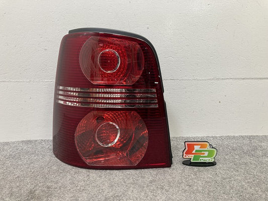 新品!トゥーラン 1T系 左 テールランプ/ライト/レンズ ハロゲン HELLA 1T0.945.095N/111K 1T0945095N フォルクスワーゲン(147087)