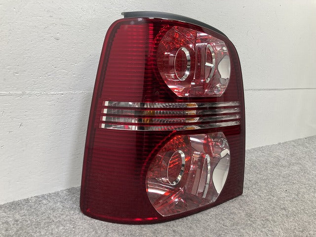 新品!トゥーラン 1T系 左 テールランプ/ライト/レンズ ハロゲン HELLA 1T0.945.095N/111K 1T0945095N フォルクスワーゲン(147087)