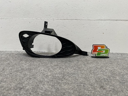 新品!CLSクラス W219/C219 純正 右 フロント フォグカバー A 219 885 10 23 A2198851023 未塗装 メルセデスベンツ(147094)