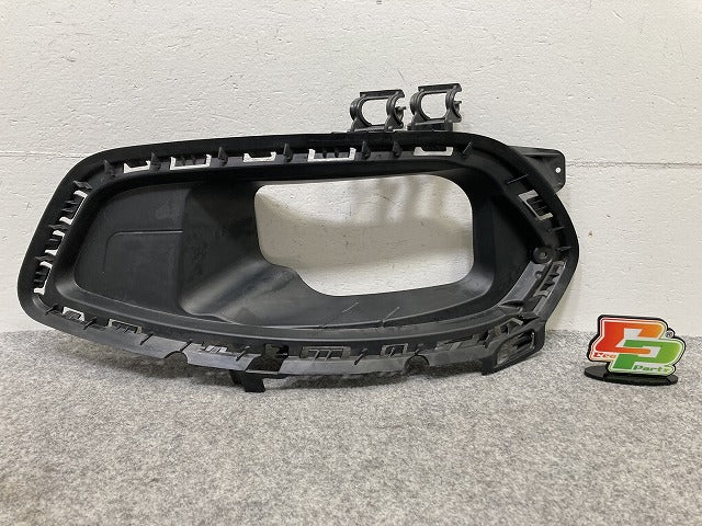 新品!CLAクラス C117 純正 フロント 右 エアダクト A 117 885 00 63 A1178850063 素地 メルセデスベンツ(147131)