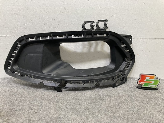 新品!CLAクラス C117 純正 フロント 右 エアダクト A 117 885 00 63 A1178850063 素地 メルセデスベンツ(147131)