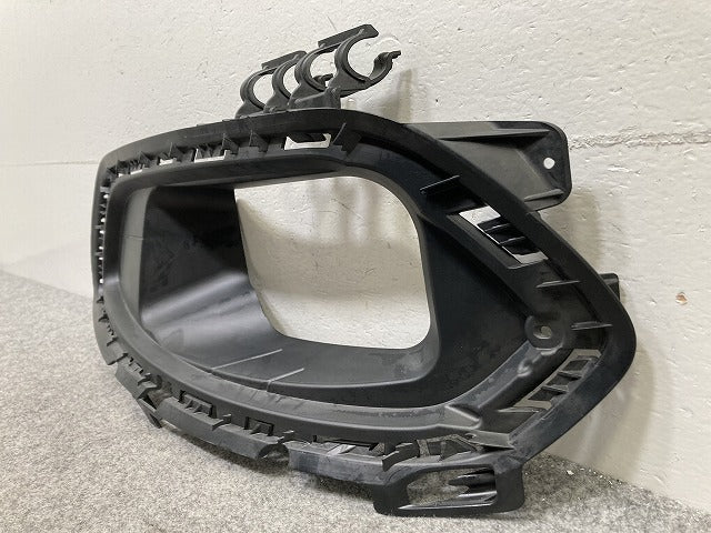 新品!CLAクラス C117 純正 フロント 右 エアダクト A 117 885 00 63 A1178850063 素地 メルセデスベンツ(147131)