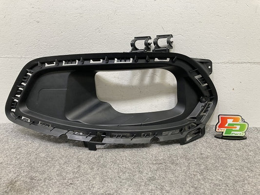 新品!CLAクラス C117 純正 フロント 右 エアダクト A 117 885 00 63 A1178850063 素地 メルセデスベンツ(147132)