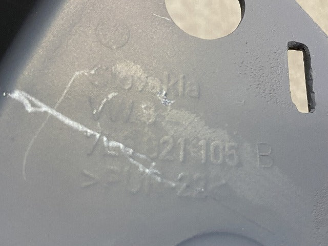 新品!トゥアレグ 7L系 純正 左 フロント フェンダー 7L6 621.105 G 7L6821101P サフ フォルクスワーゲン(147156)