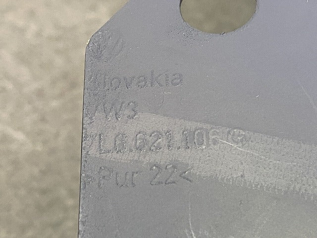 新品!トゥアレグ 7L系 純正 右 フロント フェンダー 7L6.621.106 G 7L6821102N サフ フォルクスワーゲン(147158)