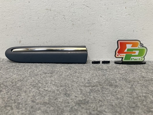 新品!Cクラス W203 純正 左 フロント フェンダー モール A20369047629999 サフ メルセデスベンツ(147170)