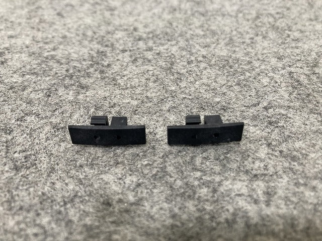 新品!Cクラス W203 純正 左 フロント フェンダー モール A20369047629999 サフ メルセデスベンツ(147171)