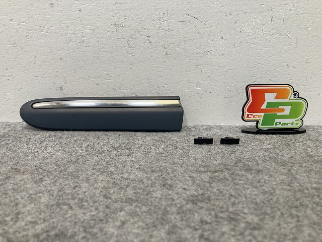 新品!Cクラス W203 純正 左 フロント フェンダー モール A20369047629999 サフ メルセデスベンツ(147172)