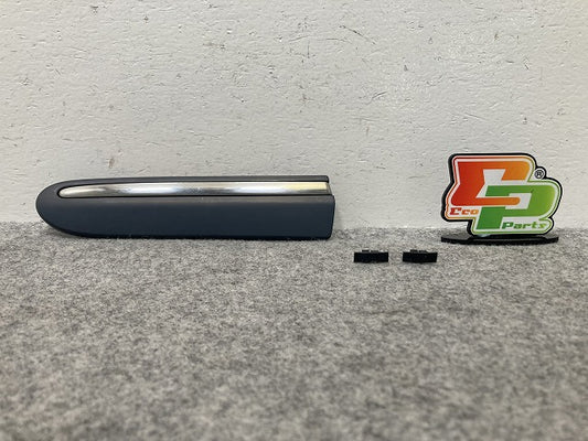 新品!Cクラス W203 純正 左 フロント フェンダー モール A20369047629999 サフ メルセデスベンツ(147172)