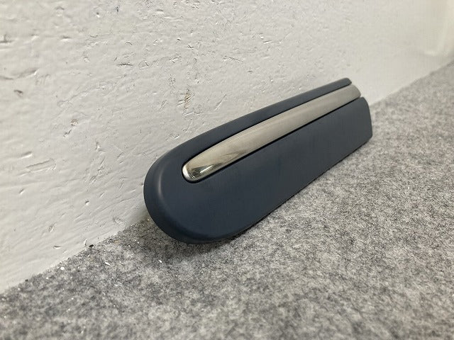 新品!Cクラス W203 純正 左 フロント フェンダー モール A20369047629999 サフ メルセデスベンツ(147172)
