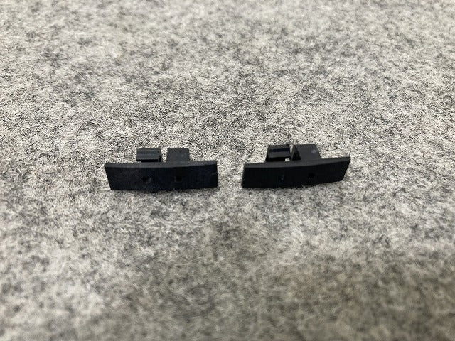新品!Cクラス W203 純正 左 フロント フェンダー モール A20369047629999 サフ メルセデスベンツ(147173)