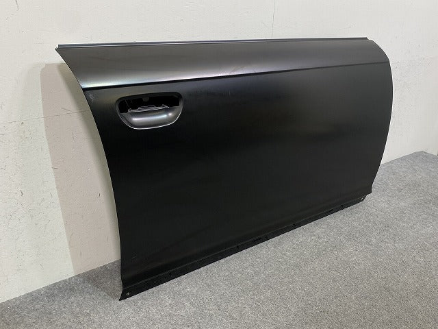 新品!A6(C6) 4F 純正 右 フロント ドア 4F0 831 052 F 4F0831052F 未塗装 アウディ(147210)