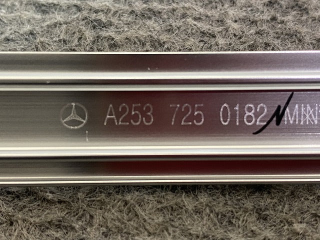 新品!GLCクラス C253 純正 左 フロント ドア アッパー モール A253 725 0182 A2537250182 メッキ メルセデスベンツ(147211)