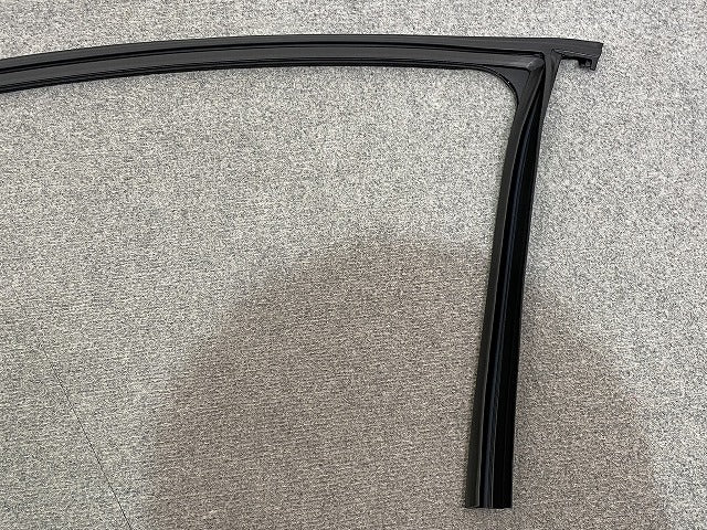 新品!3シリーズ E90 純正 左 ウィンドウ ガイド 51.21 7 060 241 51337060241 BMW(147223)