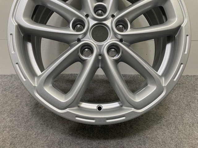 新品!ミニ クロスオーバー(F60) 純正 ホイール 1本のみ 17x7J/ET50/5穴 5H/PCD120/ハブ径72mm 36 10 9 811 730 36109811730 MINI(147232)
