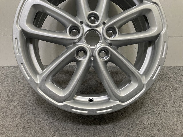 新品!ミニ クロスオーバー(F60) 純正 ホイール 1本のみ 17x7J/ET50/5穴 5H/PCD120/ハブ径72mm 36 10 9 811 730 36109811730 MINI(147233)