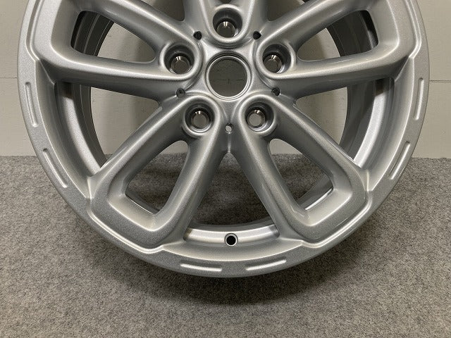 新品!ミニ クロスオーバー(F60) 純正 ホイール 1本のみ 17x7J/ET50/5穴 5H/PCD120/ハブ径72mm 36 10 9 811 730 36109811730 MINI(147234)