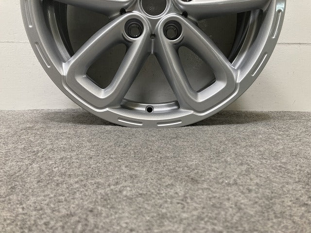 新品!ミニ クロスオーバー(F60) 純正 ホイール 1本のみ 17x7J/ET50/5穴 5H/PCD120/ハブ径72mm 36 10 9 811 730 36109811730 MINI(147237)