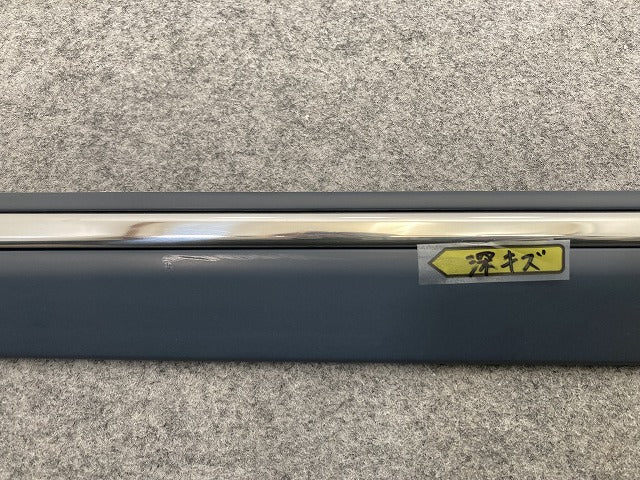 新品!Cクラス W203 純正 左 フロント ドア モール A 203 690 4962 A20369049629999 サフ メルセデスベンツ(147247)