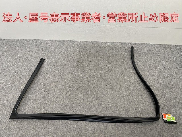 新品!3シリーズ E36 純正 右 フロント ドア ウィンドウ ガイド 51328213982 BMW(147269)