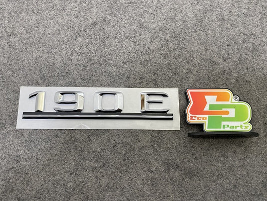 新品!Cクラス W201 純正 リア エンブレム/オーナメント A2018172015 メッキ メルセデスベンツ(147276)