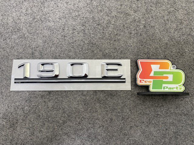新品!Cクラス W201 純正 リア エンブレム/オーナメント A2018172015 メッキ メルセデスベンツ(147277)