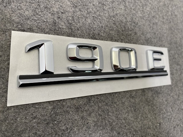 新品!Cクラス W201 純正 リア エンブレム/オーナメント A2018172015 メッキ メルセデスベンツ(147277)