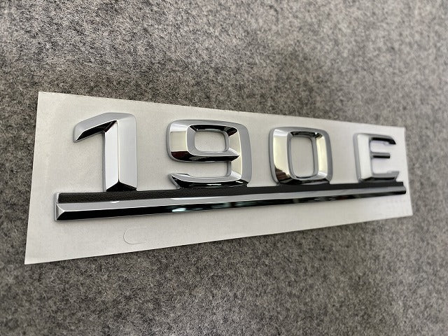 新品!Cクラス W201 純正 リア エンブレム/オーナメント A2018172015 メッキ メルセデスベンツ(147278)
