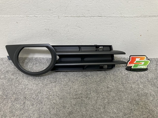 新品!A3 8P系 純正 右 フロント バンパー グリル 8P4 807 682B 8P4807682B 素地 アウディ(147290)