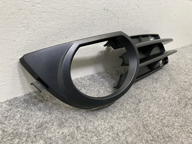 新品!A3 8P系 純正 右 フロント バンパー グリル 8P4 807 682B 8P4807682B 素地 アウディ(147290)