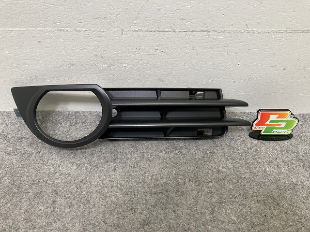 新品!A3 8P系 純正 右 フロント バンパー グリル 8P4 807 682B 8P4807682B 素地 アウディ(147291)