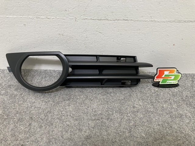 新品!A3 8P系 純正 右 フロント バンパー グリル 8P4 807 682B 8P4807682B 素地 アウディ(147292)