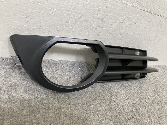 新品!A3 8P系 純正 右 フロント バンパー グリル 8P4 807 682B 8P4807682B 素地 アウディ(147292)